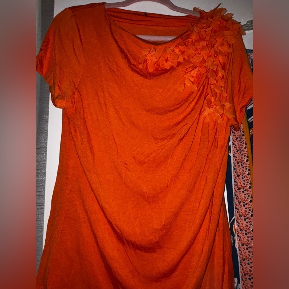 Orange Top and Patterned pant straight cut - Picture 2 of 3